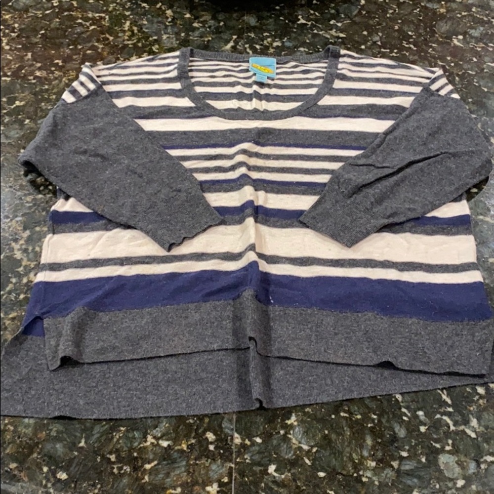Knitted stripes blouse used quarter sleeves